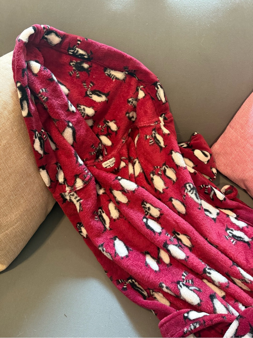 Vera Bradley Pink Penguin Hooded Fleece Robe